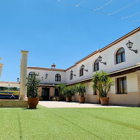 Hotel Restaurante Paneque Villanueva del Trabuco Exterior photo
