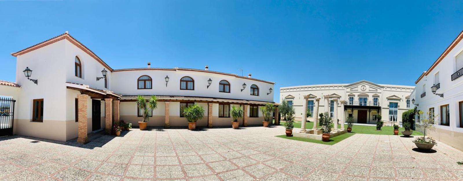 Hotel Restaurante Paneque Villanueva del Trabuco Exterior photo